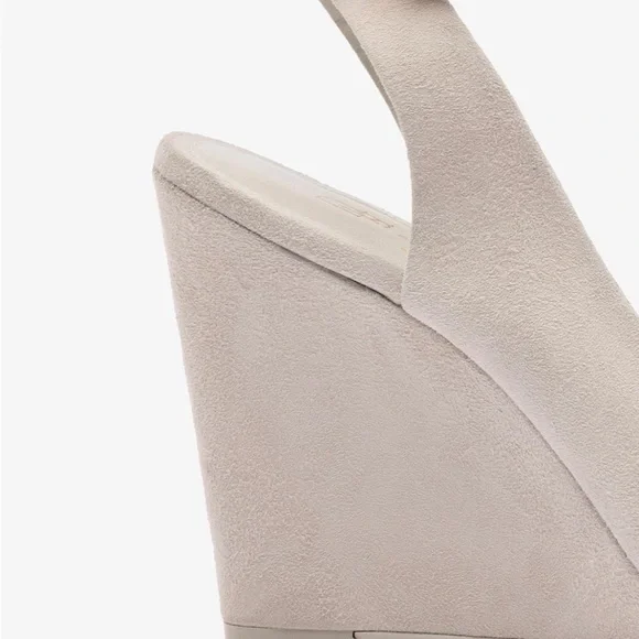 NWT Deena By Larroudé Wedge Sandal In Mushroom Grey Suede 6.5 - Picture 4 of 7